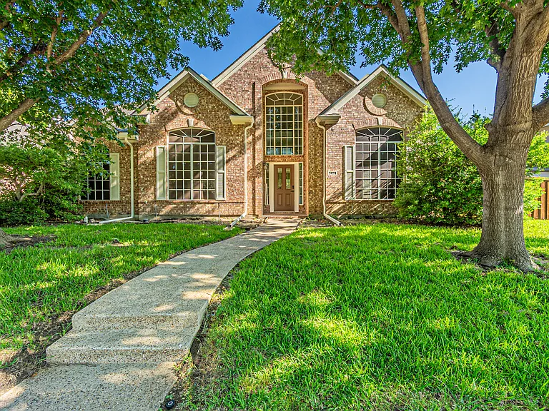 2425 Kittyhawk Dr — Photo 1