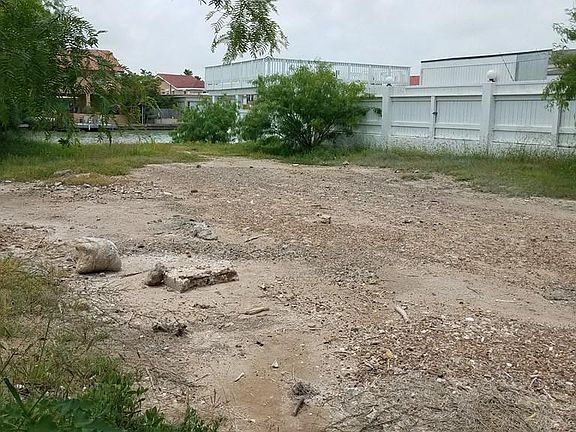 4th image of 1101 Tarpon Ave