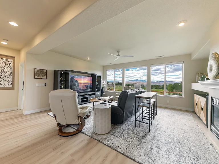 3310 Ten Mile Dr — Photo 10