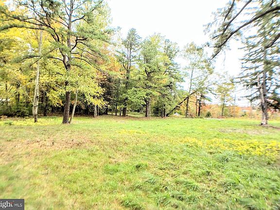 3rd image of 105 Log Rd