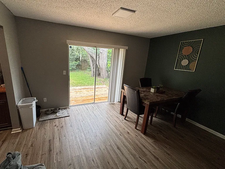 9659 Bayside Ct — Photo 3