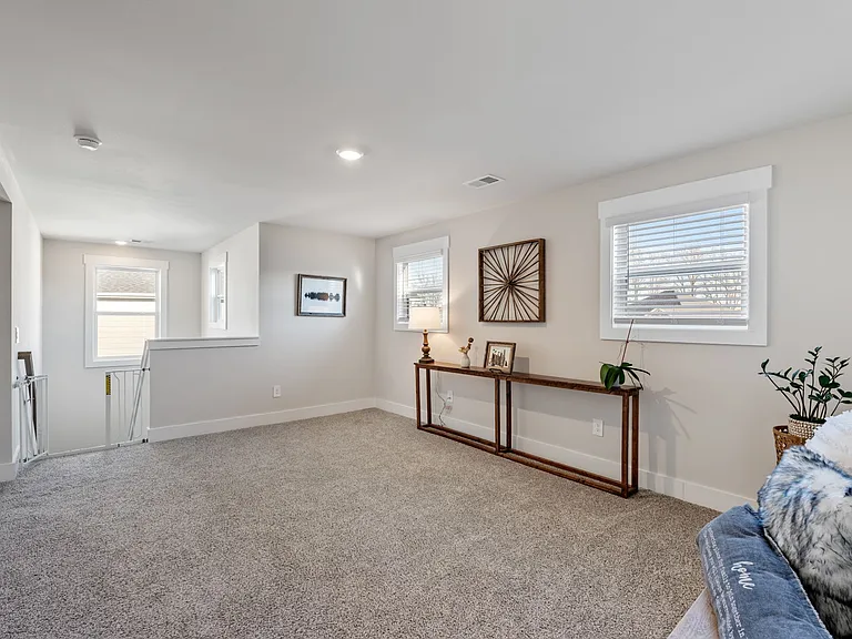 505 Silverado Ave — Photo 10