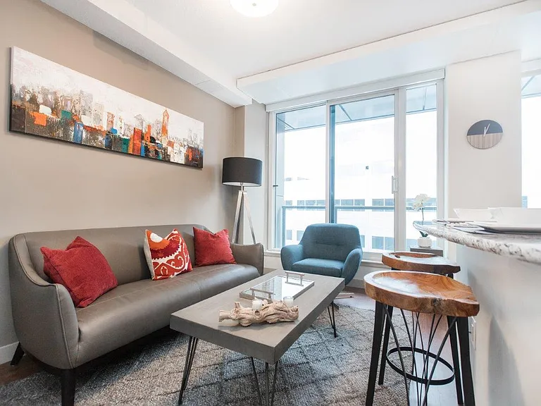 10823 Jasper Ave NW — Photo 10