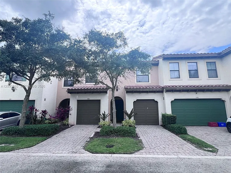 3381 NW 125th Ave — Photo 1