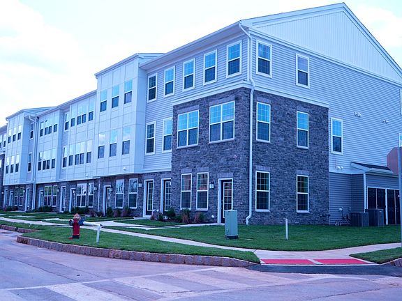5th image of 129 Stoutsburg Blvd