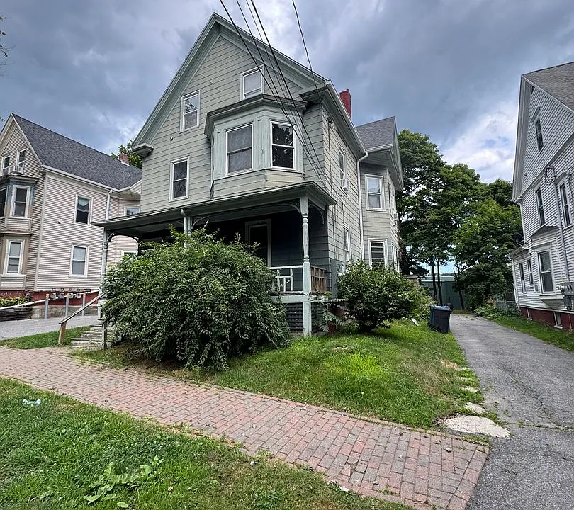 152 Washburn Avenue