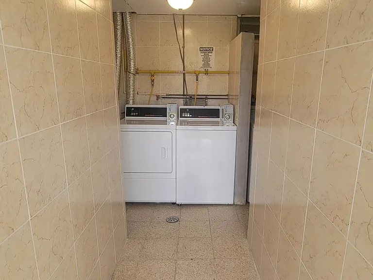 405 Hacienda La Salle #5 — Photo 23