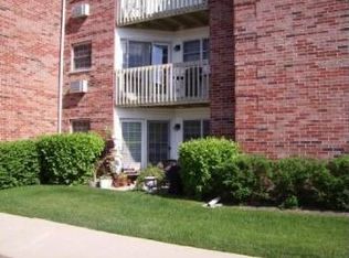 360 Leah Ln APT 1C, Woodstock, IL 60098