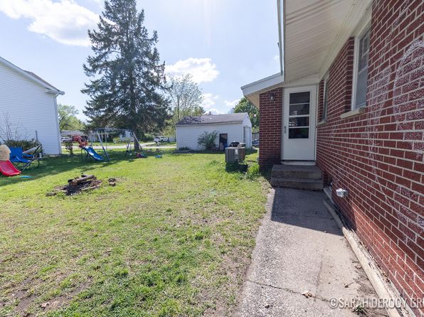 2324-2326 38th St SW, Wyoming, MI 49519