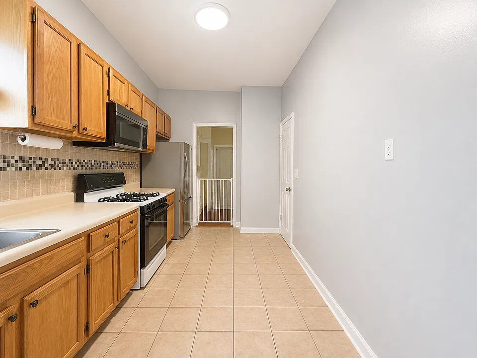 116 Lexington Ave #1