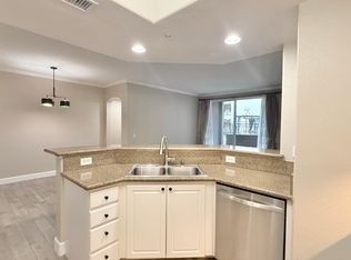 9263 Regents Rd #B105, La Jolla, CA 92037