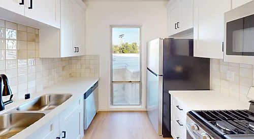 The Clair Manor Apts...Hollywood Hills...Fully Renovated...CALL NOW! Photo 1 The Clair Manor Apts...Hollywood Hills...Fully Renovated...CALL NOW! Photo 1