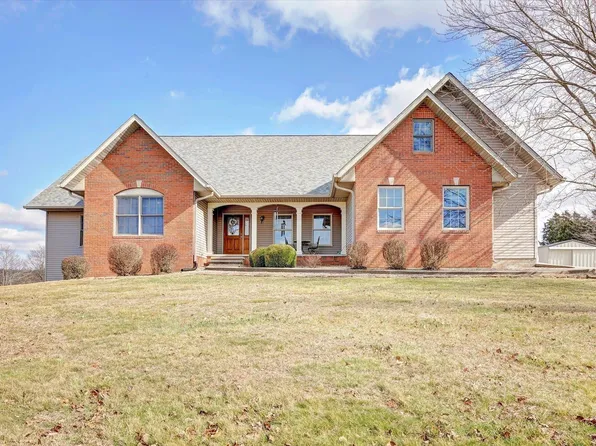 518 N Deer Lake Dr, Bloomfield, IN 47424