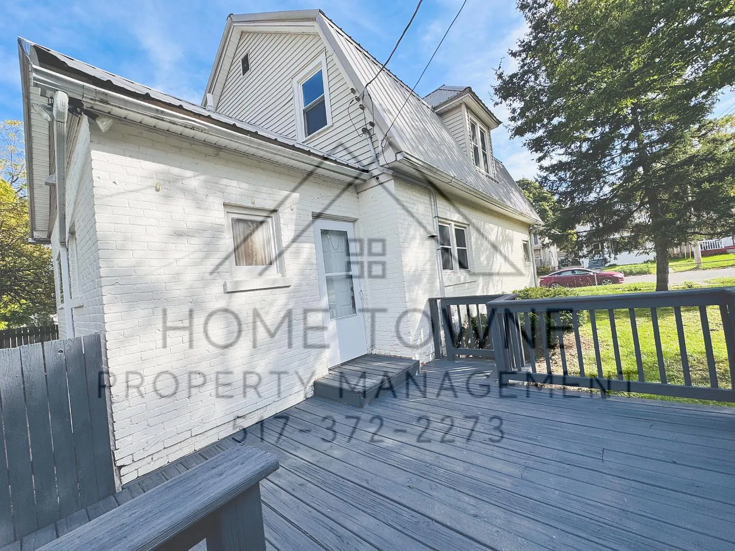 130 Lathrop St — Photo 4