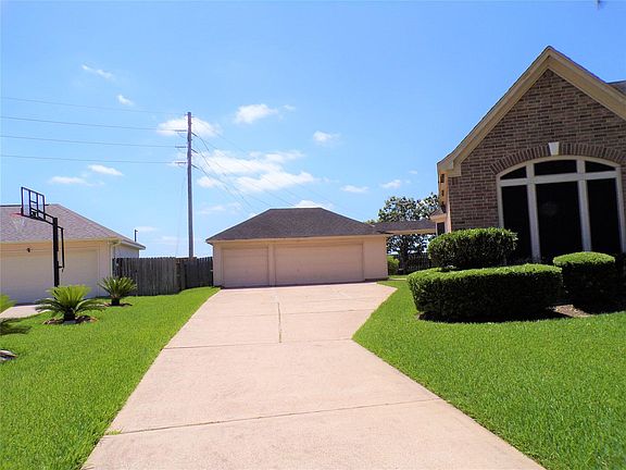 3rd image of 3127 Prosperity South Dr