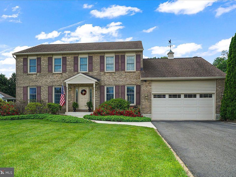 1st image of 604 Langwater Dr