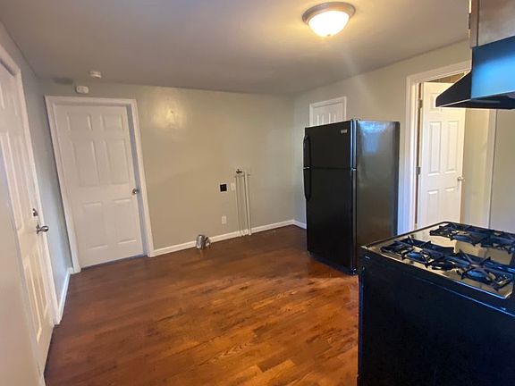 4th image of 1694 S Washington Ave #A
