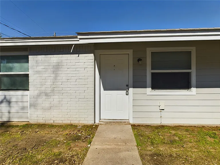 1906 Finfeather Rd #D — Photo 6