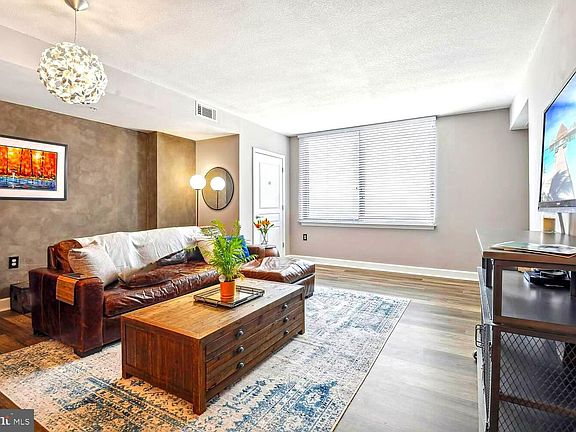 3rd image of 2451 Midtown Ave APT 1521