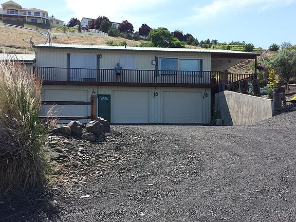 view coming up driveway