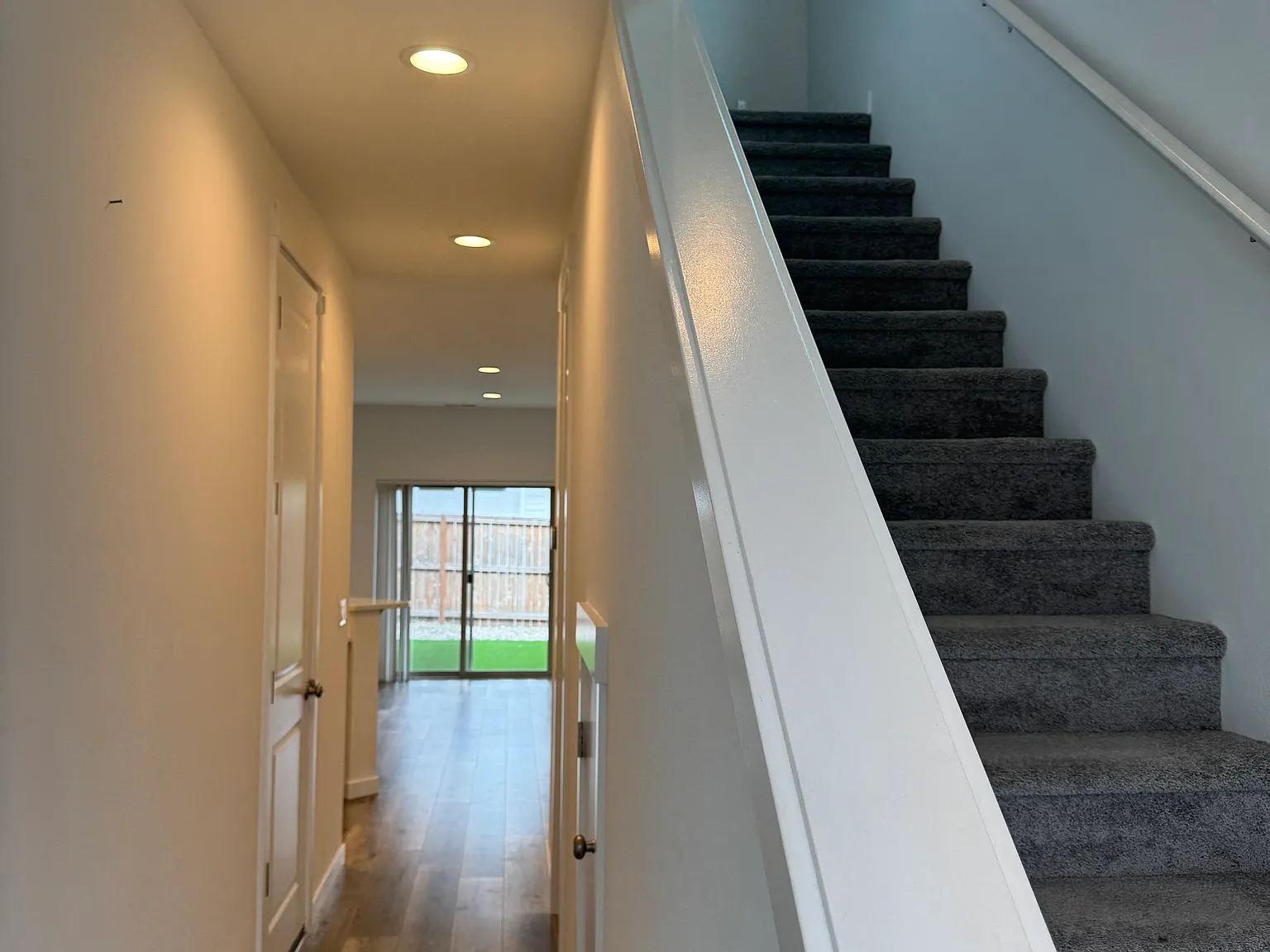 3 bed, 2.5 bath, 1564 sqft, $2,950 — Photo 2