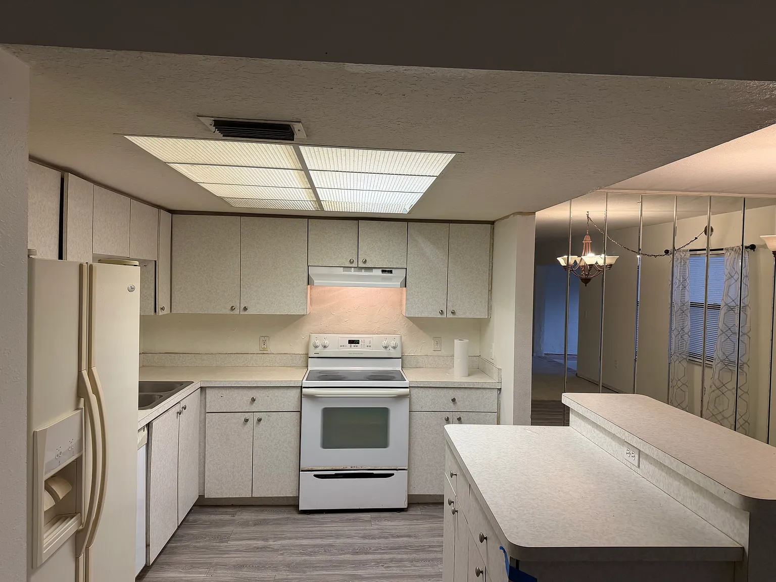 2 bed, 1600 sqft, $1,800 — Photo 4