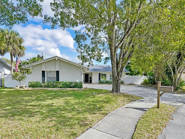 3048 NW 25th Way — Photo 3