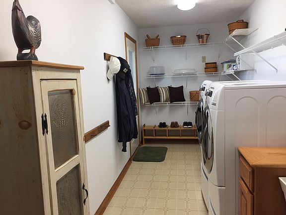 5th image of 8326 Schraeder Ln