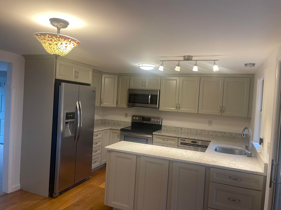 2nd image of 20 Samoset Rd
