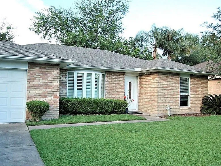 509 Avondale Ln — Photo 1
