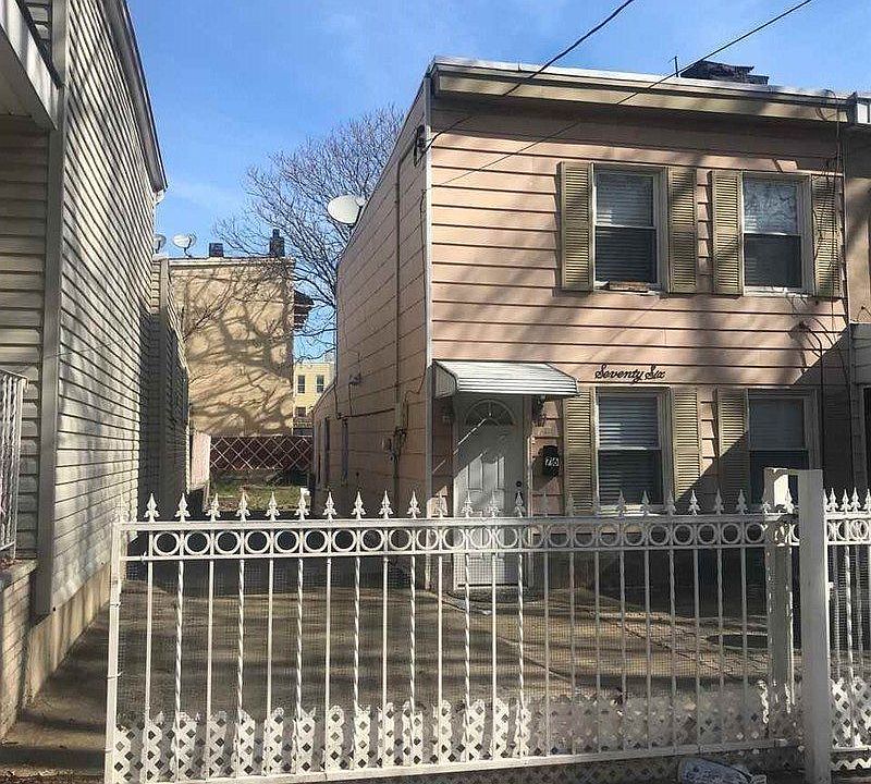 2nd image of 76 Vroom St