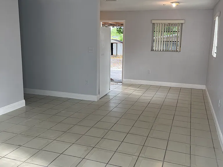 3610 NW 97th St — Photo 10
