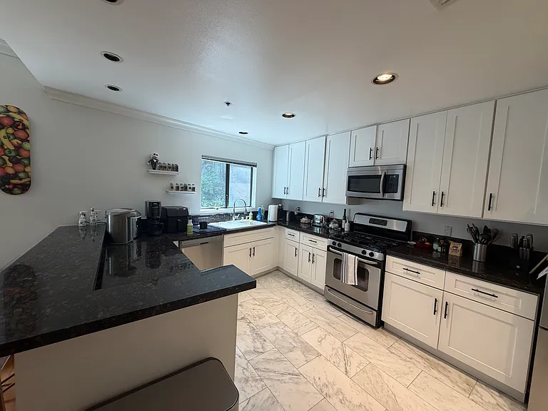 1238 S Holt Ave #2 — Photo 4