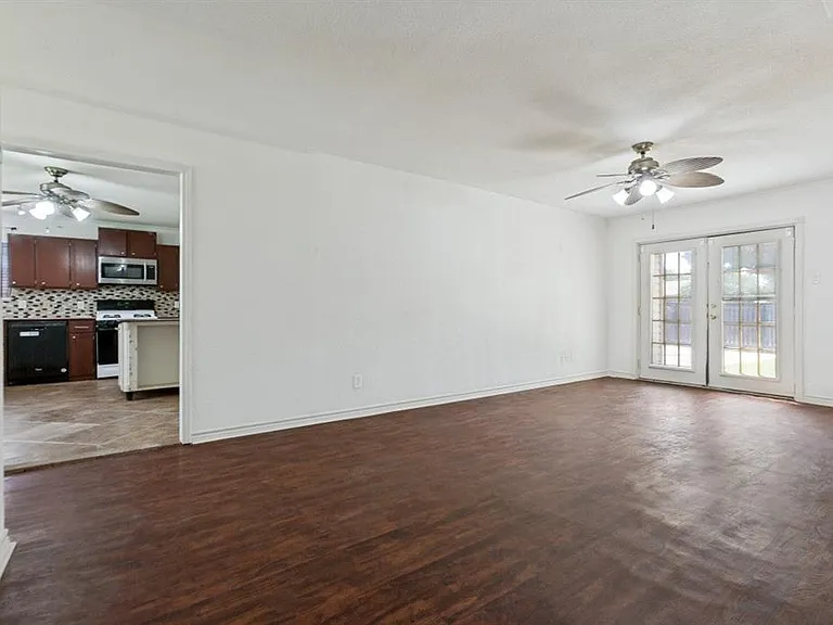 1407 Judy Dr — Photo 3