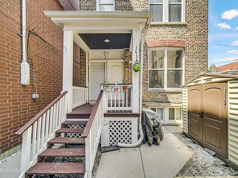 1524 N Western Ave — Photo 1