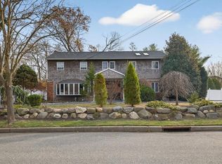 110 Florida Avenue, Commack, NY 11725