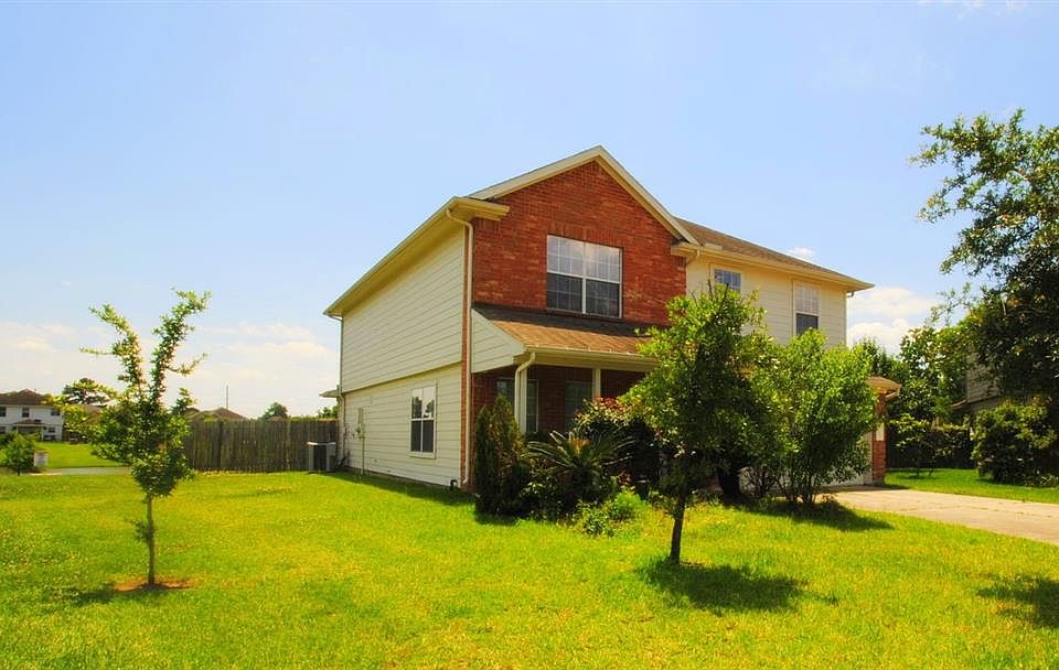 2nd image of 21503 Falvel Sunrise Ct