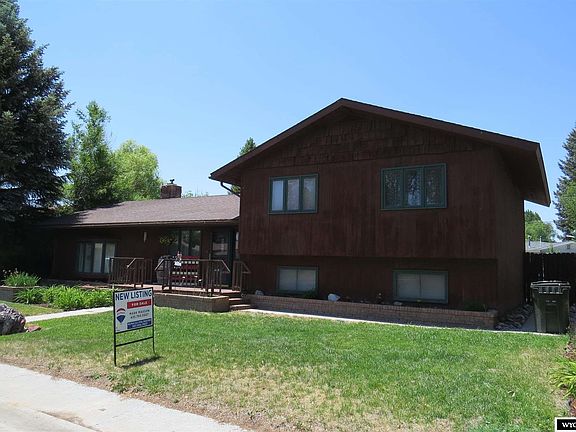 3rd image of 216 Valley Cir