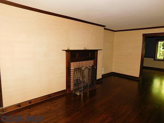 5th image of 2611 Acacia Dr