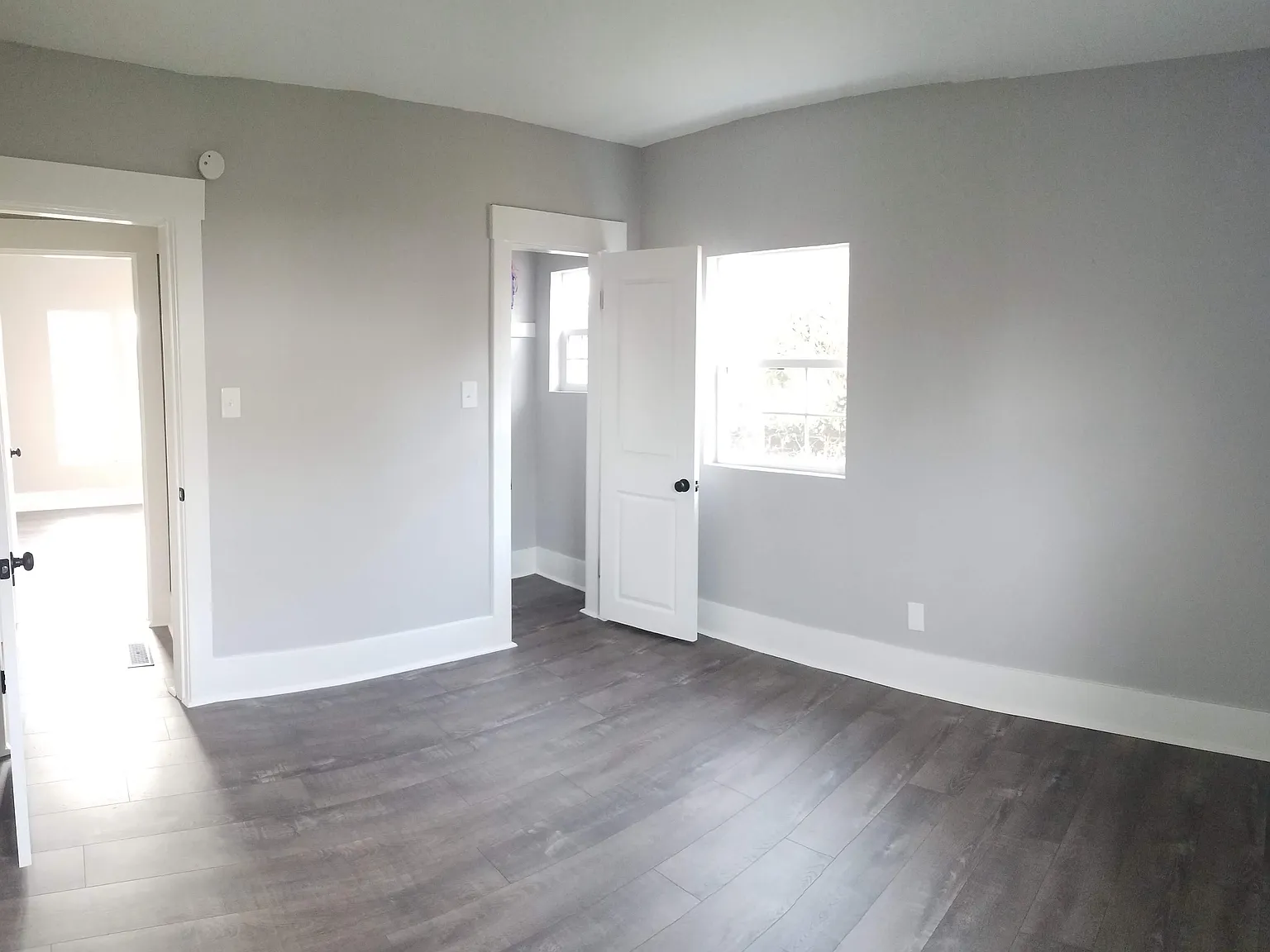 721 W Stewart — Photo 2