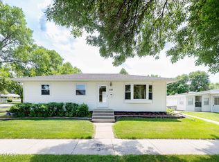 618 5th St SE, East Grand Forks, MN 56721
