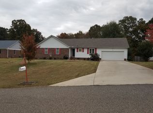 9 Lakeside Rd, Jackson, TN 38305