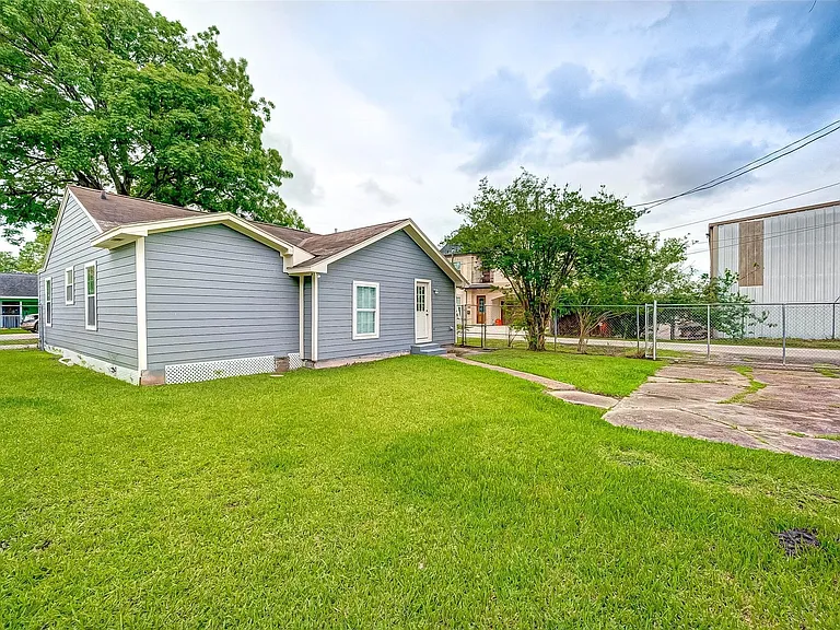 1510 Walton St — Photo 25