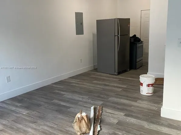 6960 NW 6th Ct, Miami, FL 33150