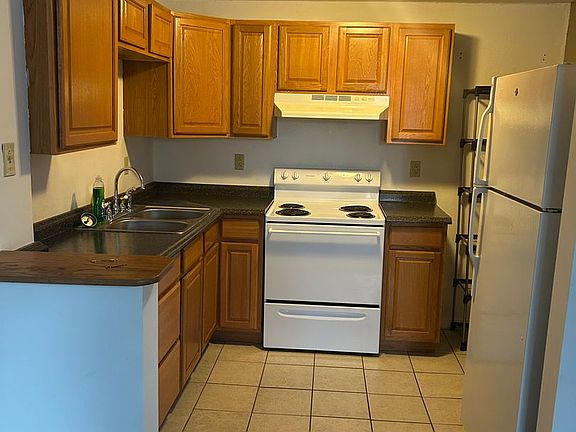 4th image of 169 College Ave APT 4