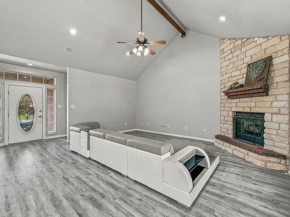 5th image of 1466 Oakwood Dr