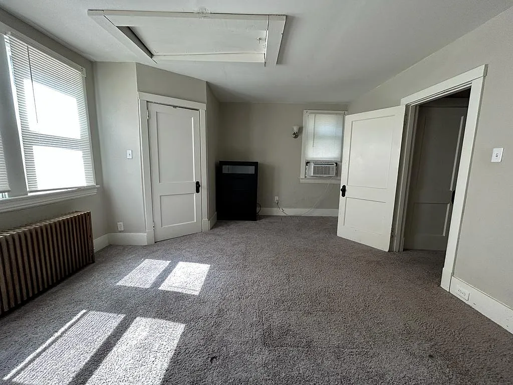 420 Grace Street - 1 — Photo 3