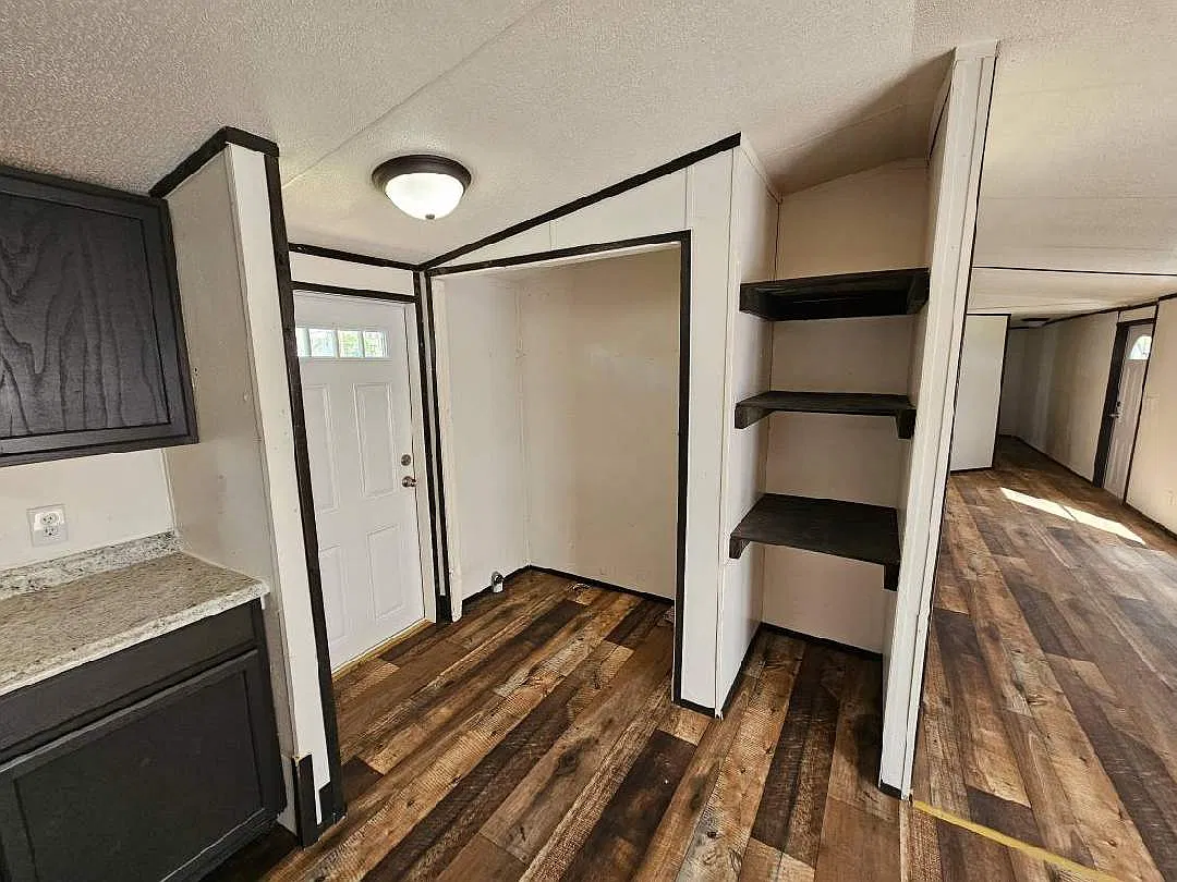3 bed, 1295 sqft, $1,200 — Photo 4