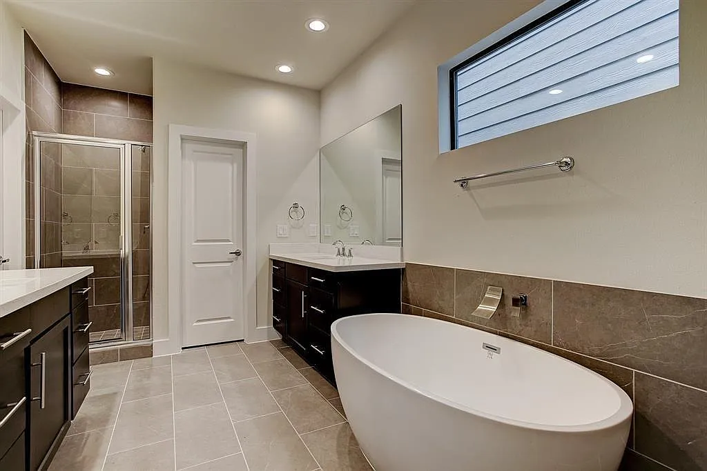 3 bed, 2.5 bath, 1839 sqft, $2,500 — Photo 4