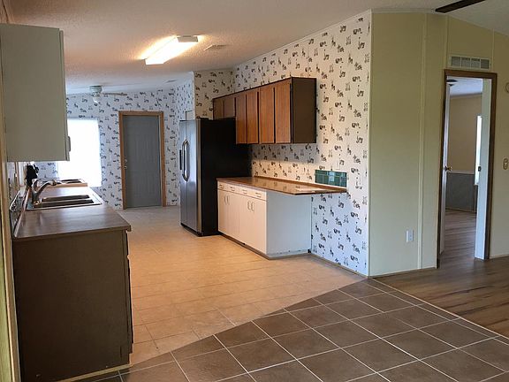 4th image of 263 Caroline Dr
